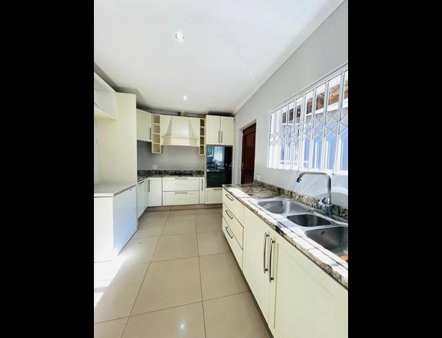 3 BEDROOM HOUSE FOR SALE IN FARNINGHAM RIDGE